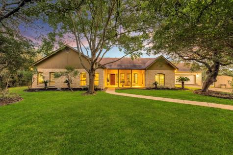 810 Bluff Ridge Court New Braunfels TX 78132
