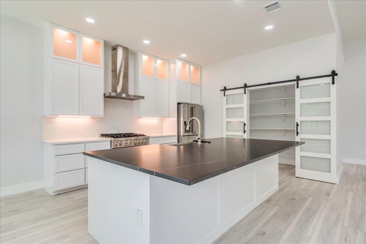 1215 Howard Street Taylor TX 76574