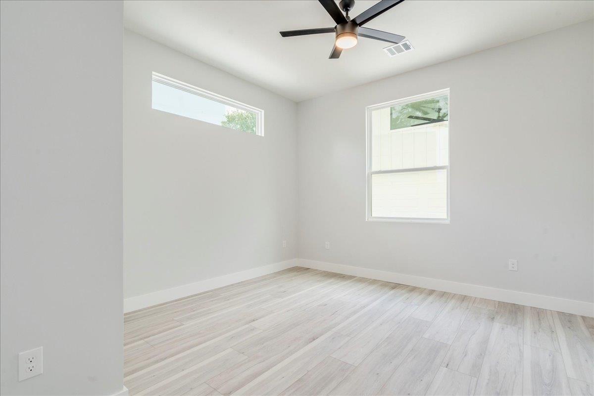 1215 Howard Street Taylor TX 76574