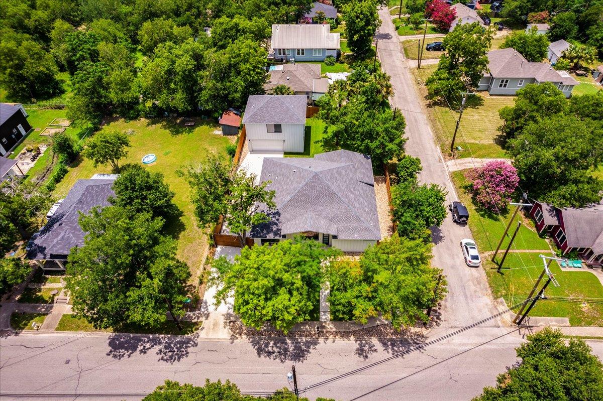 1215 Howard Street Taylor TX 76574