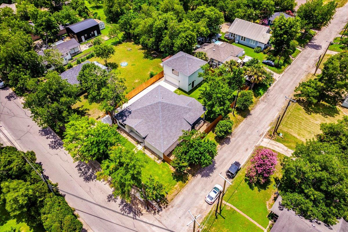 1215 Howard Street Taylor TX 76574