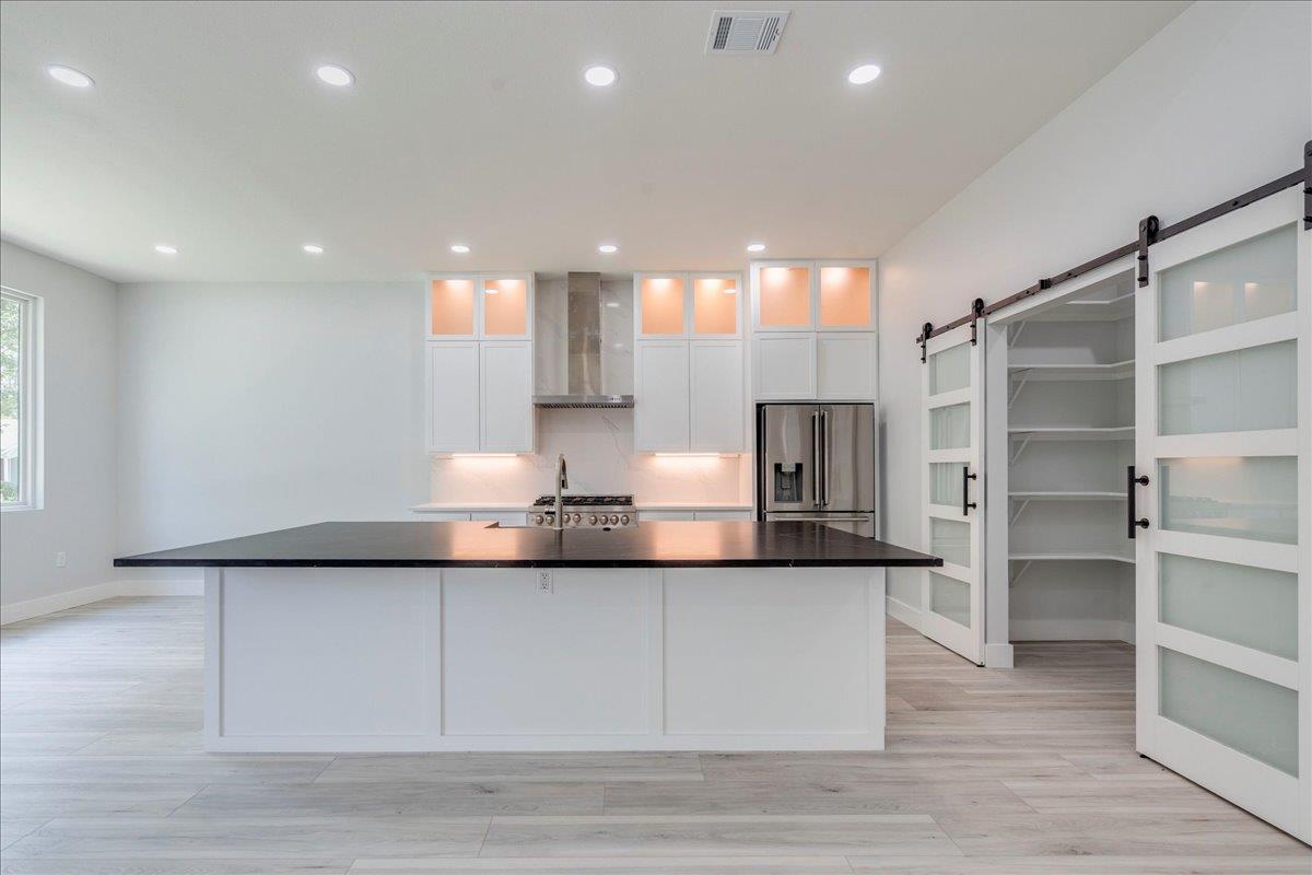 1215 Howard Street Taylor TX 76574