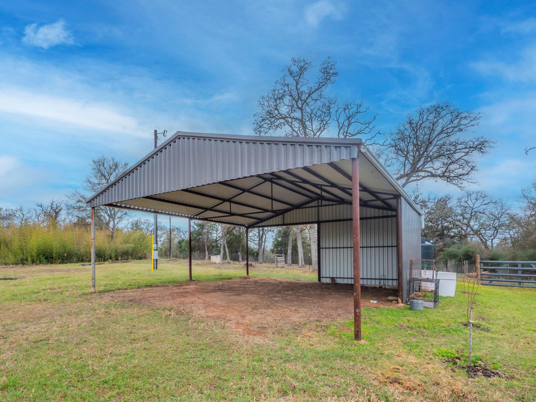 1597 County Road 314 Lexington TX 78947