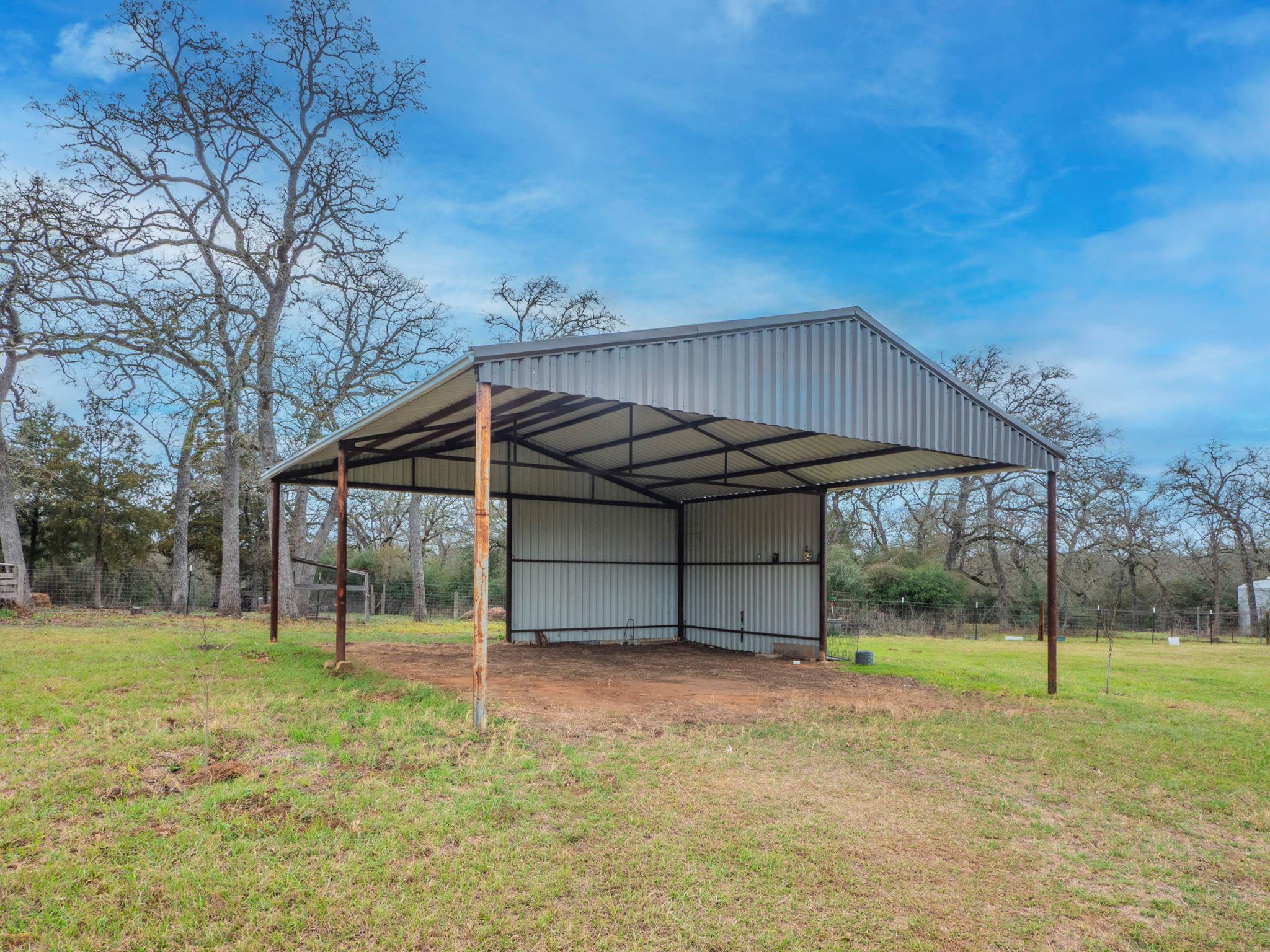 1597 County Road 314 Lexington TX 78947
