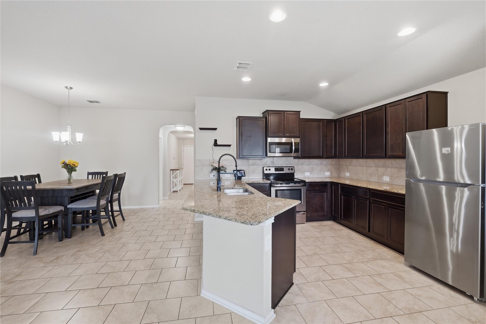 8867 Belgian Falls San Antonio TX 78254