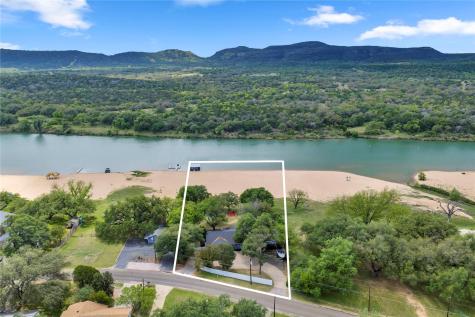 4310 River Oaks Drive Kingsland TX 78639