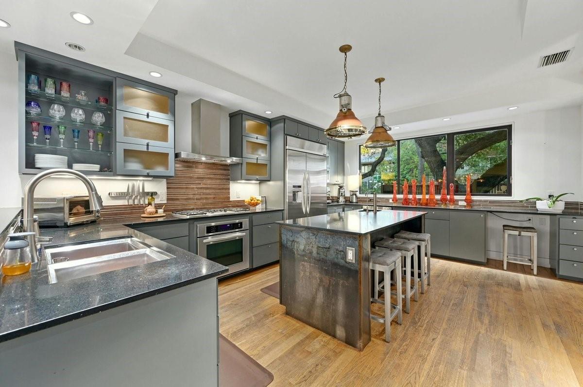 1402 Alta Vista Avenue Austin TX 78704