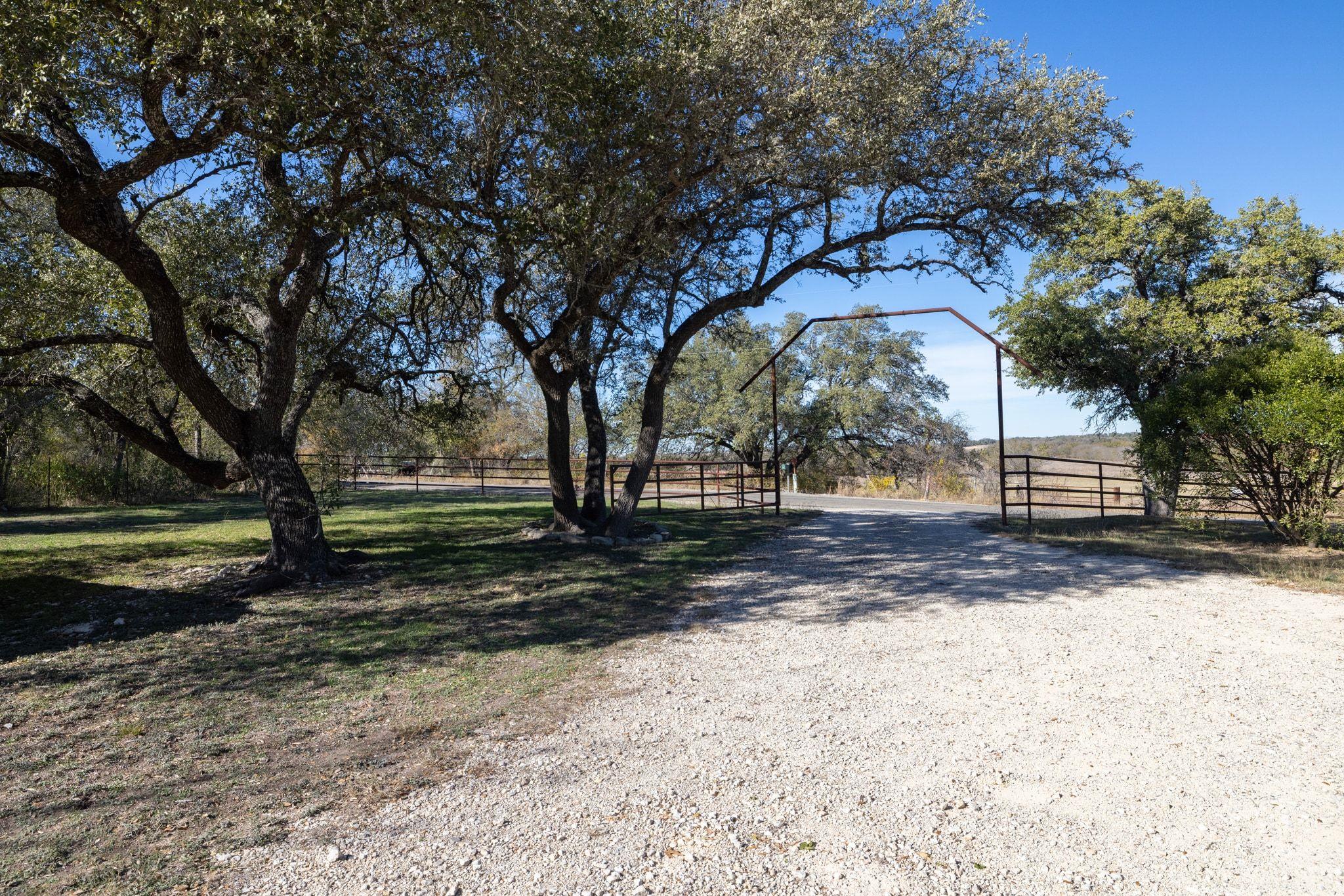 2450 County Road 124 Georgetown TX 78626
