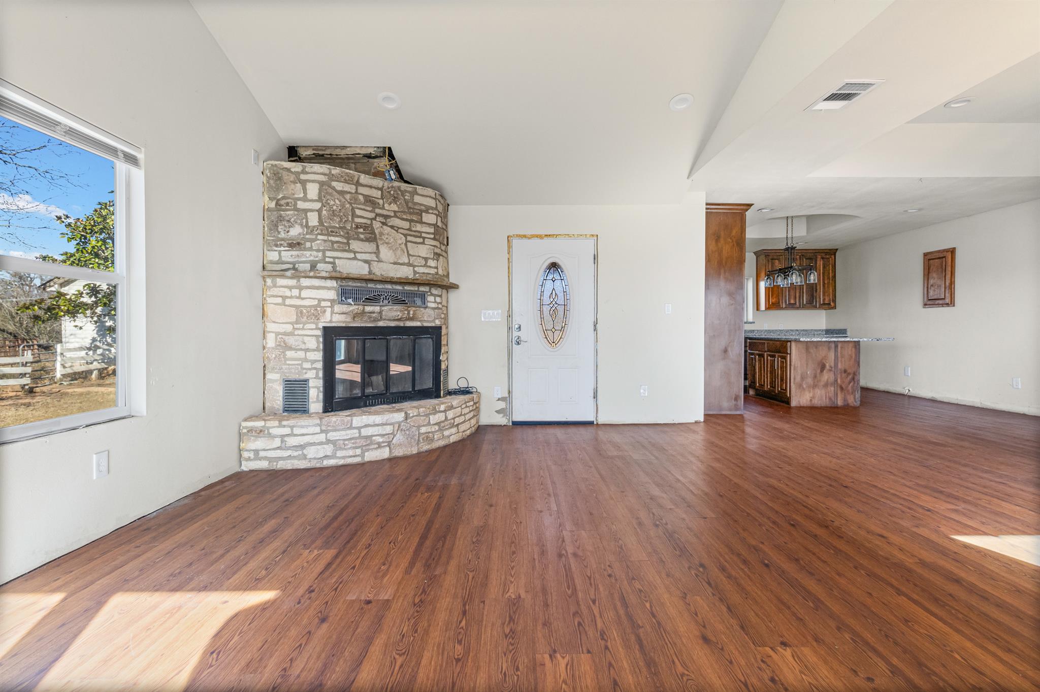 222 Pope Bend N Cedar Creek TX 78612