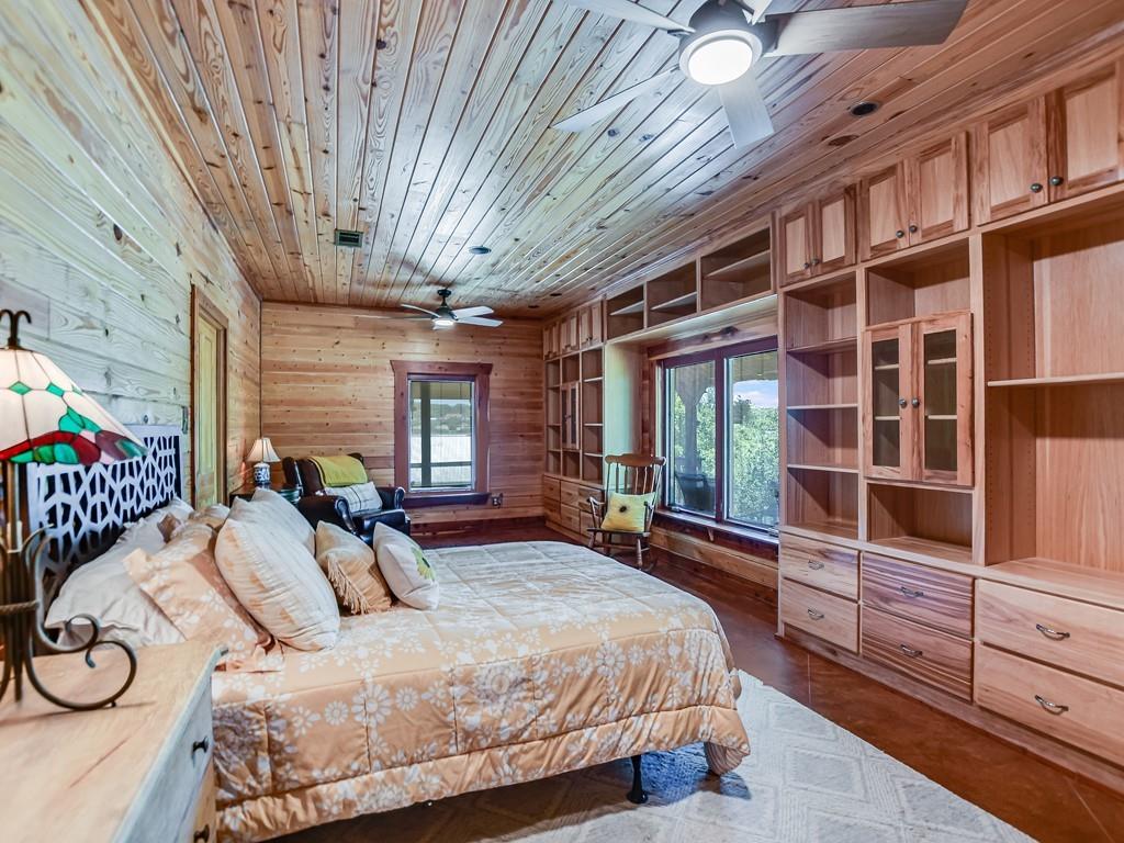 254 Middleton Road Spicewood TX 78669