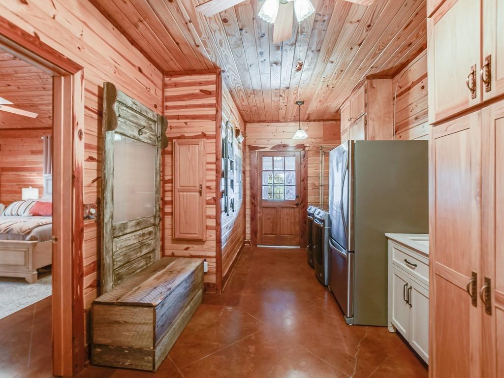 254 Middleton Road Spicewood TX 78669