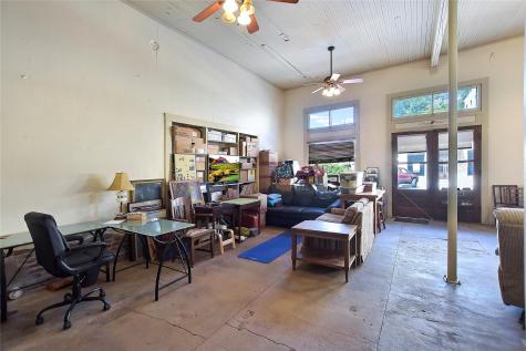 110 NE 2nd Street Smithville TX 78957