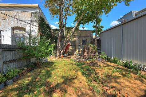 110 NE 2nd Street Smithville TX 78957