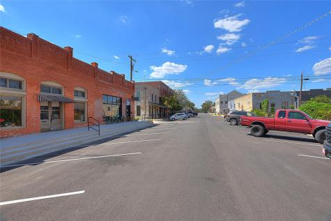 110 NE 2nd Street Smithville TX 78957