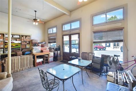 110 NE 2nd Street Smithville TX 78957