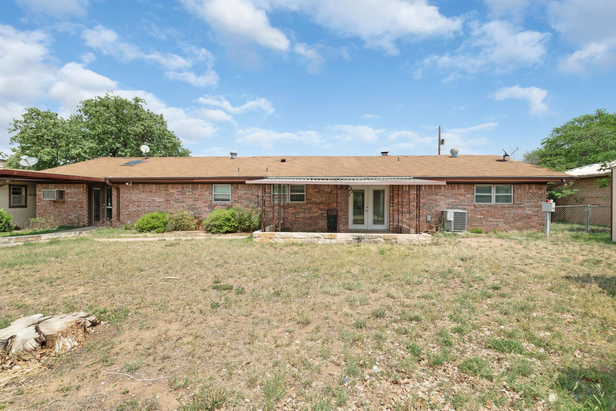 2025 Forest Trail Kingsland TX 78639
