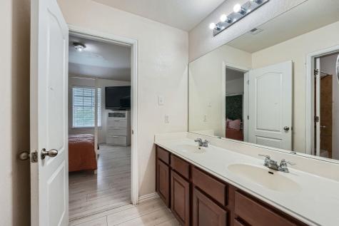 2004 S Ash Cove W Hutto TX 78634