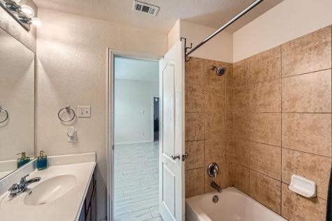 2004 S Ash Cove W Hutto TX 78634