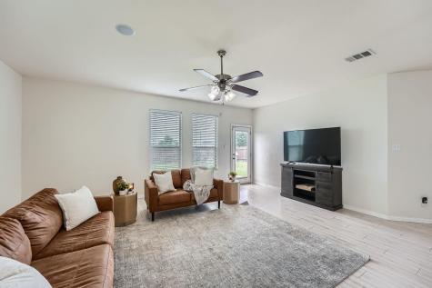 2004 S Ash Cove W Hutto TX 78634