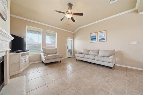 1927 Autumn Run Lane Round Rock TX 78665
