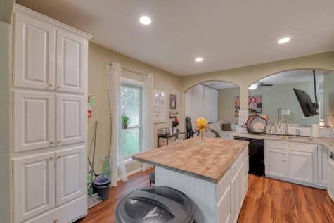920 Washburn Street Taylor TX 76574