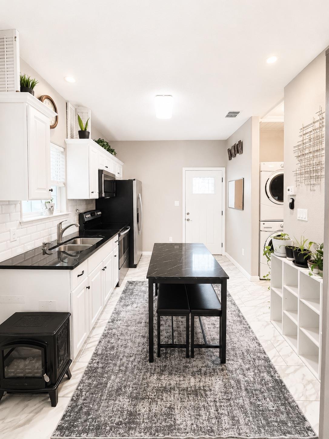 395 Willow Avenue Luling TX 78648