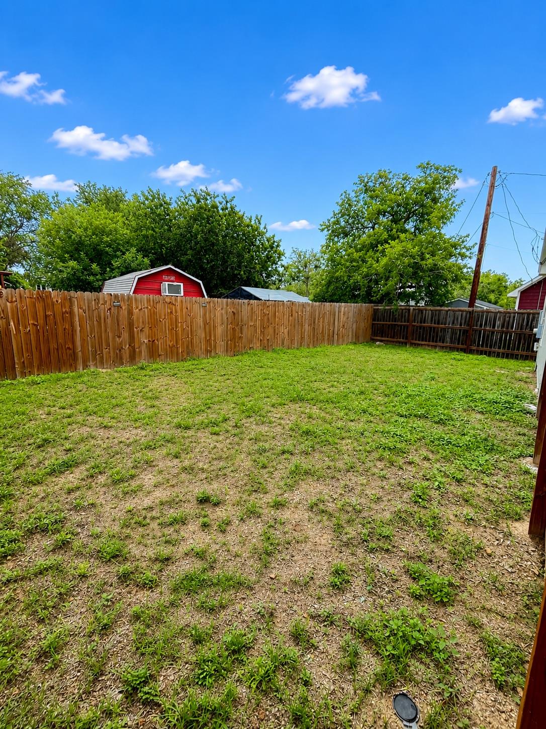 395 Willow Avenue Luling TX 78648