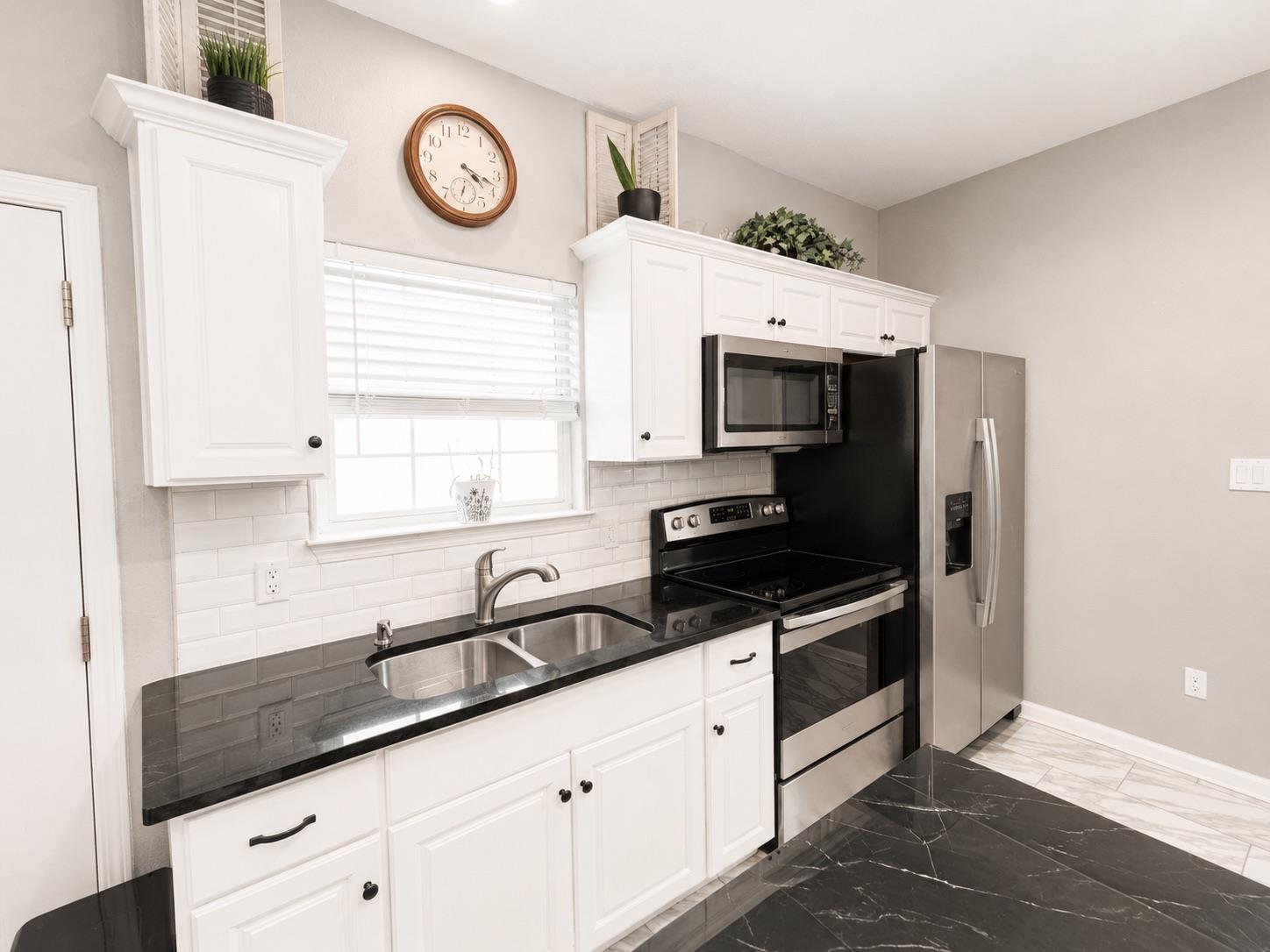 395 Willow Avenue Luling TX 78648