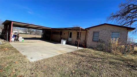 909 Fannin Street Nocona TX 76255