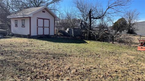 909 Fannin Street Nocona TX 76255