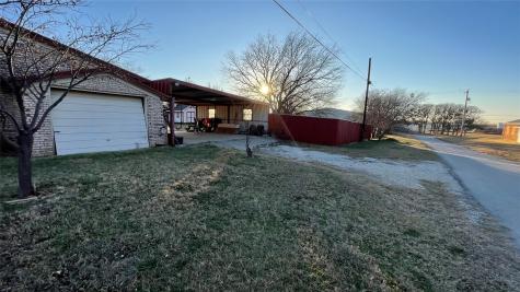 909 Fannin Street Nocona TX 76255