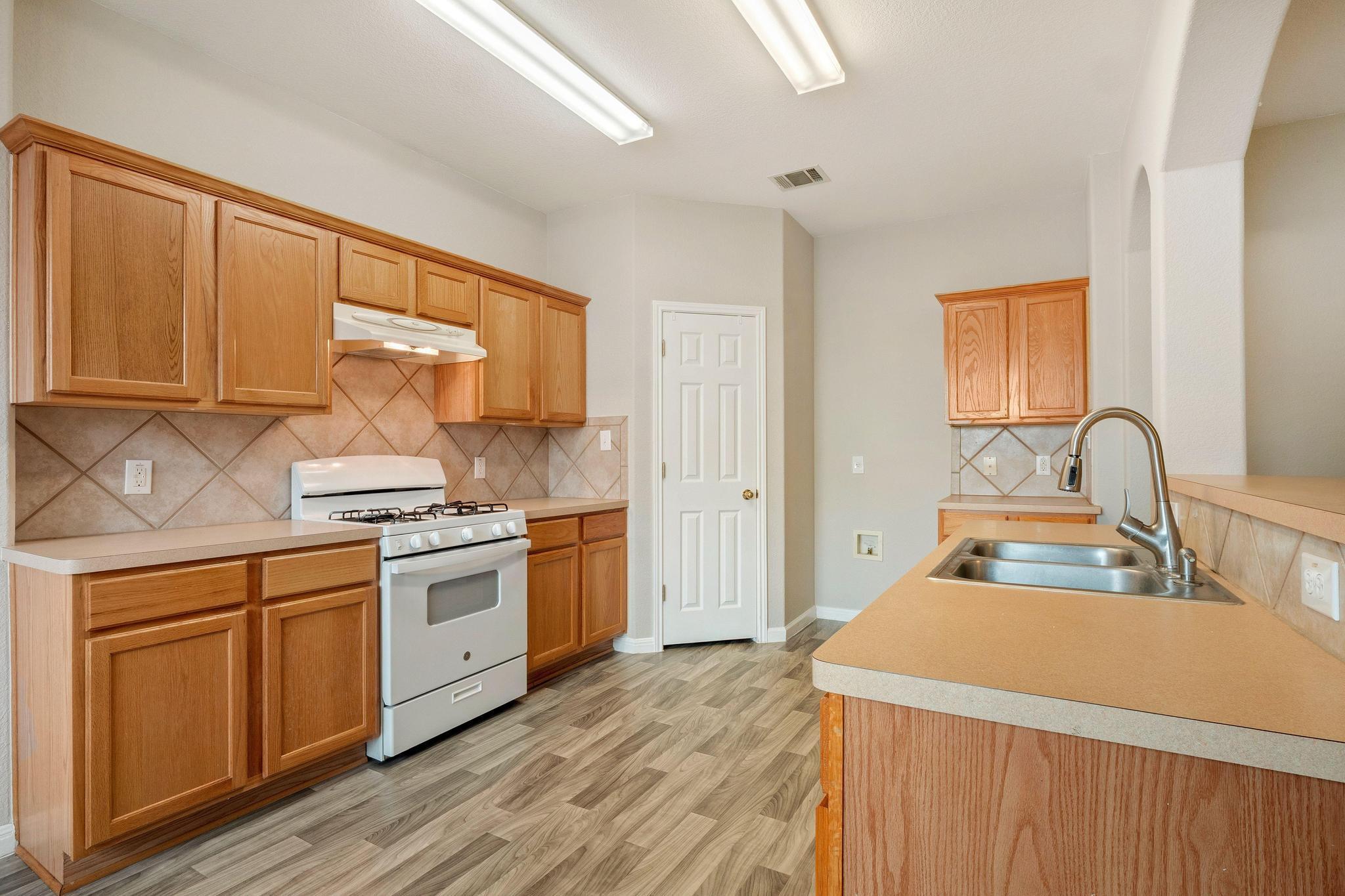 144 Oxford Drive Kyle TX 78640