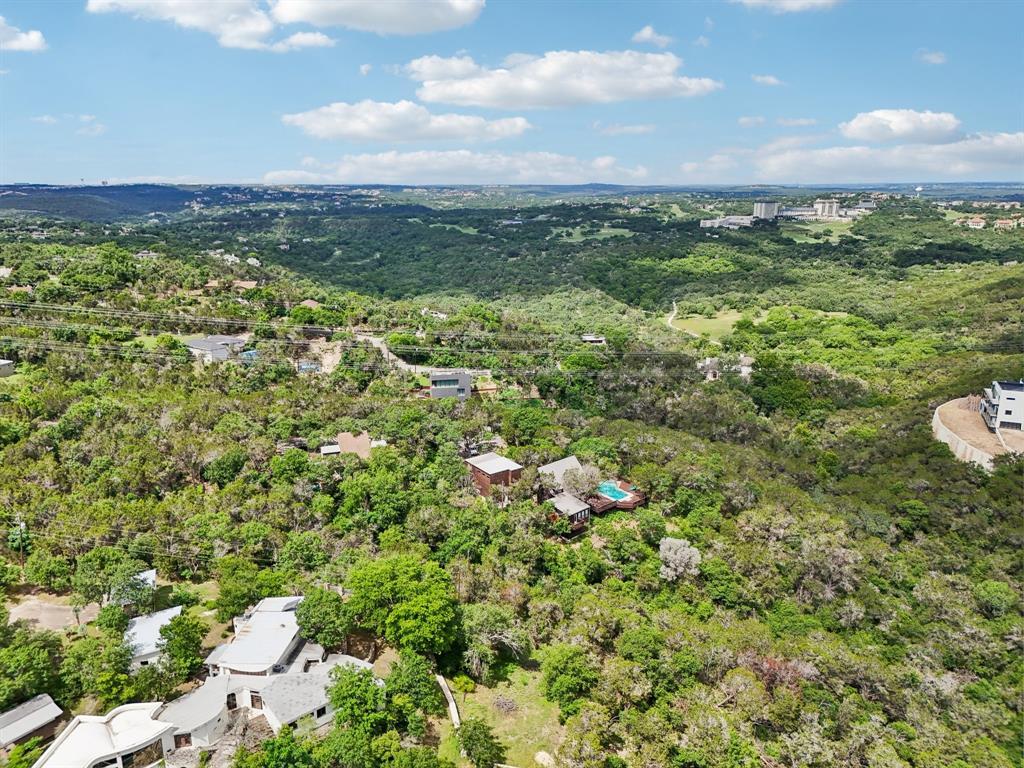 1002 Jousting Place Austin TX 78746