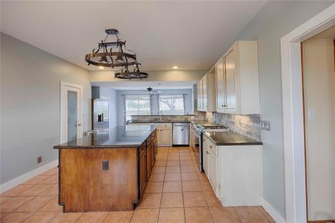 2040 W Guenther Lane La Grange TX 78945