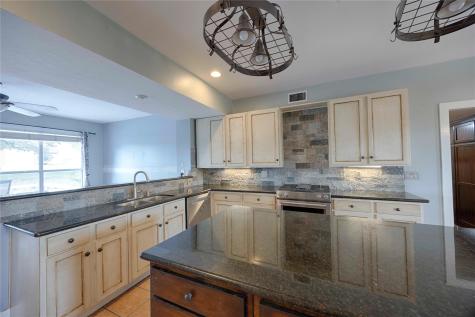 2040 W Guenther Lane La Grange TX 78945