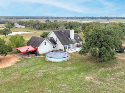 2040 W Guenther Lane La Grange TX 78945
