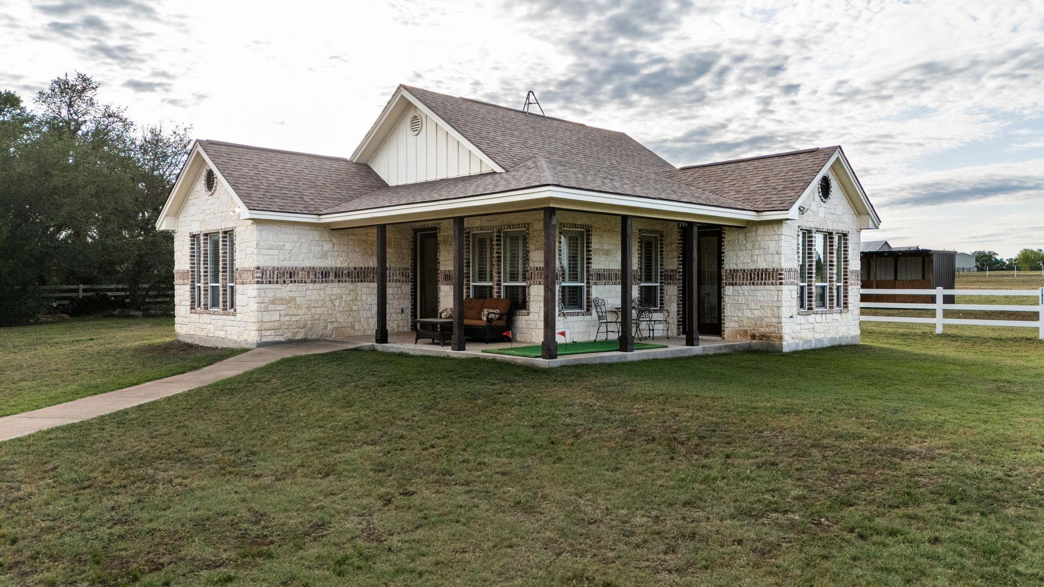 134 Creekside Drive Liberty Hill TX 78642
