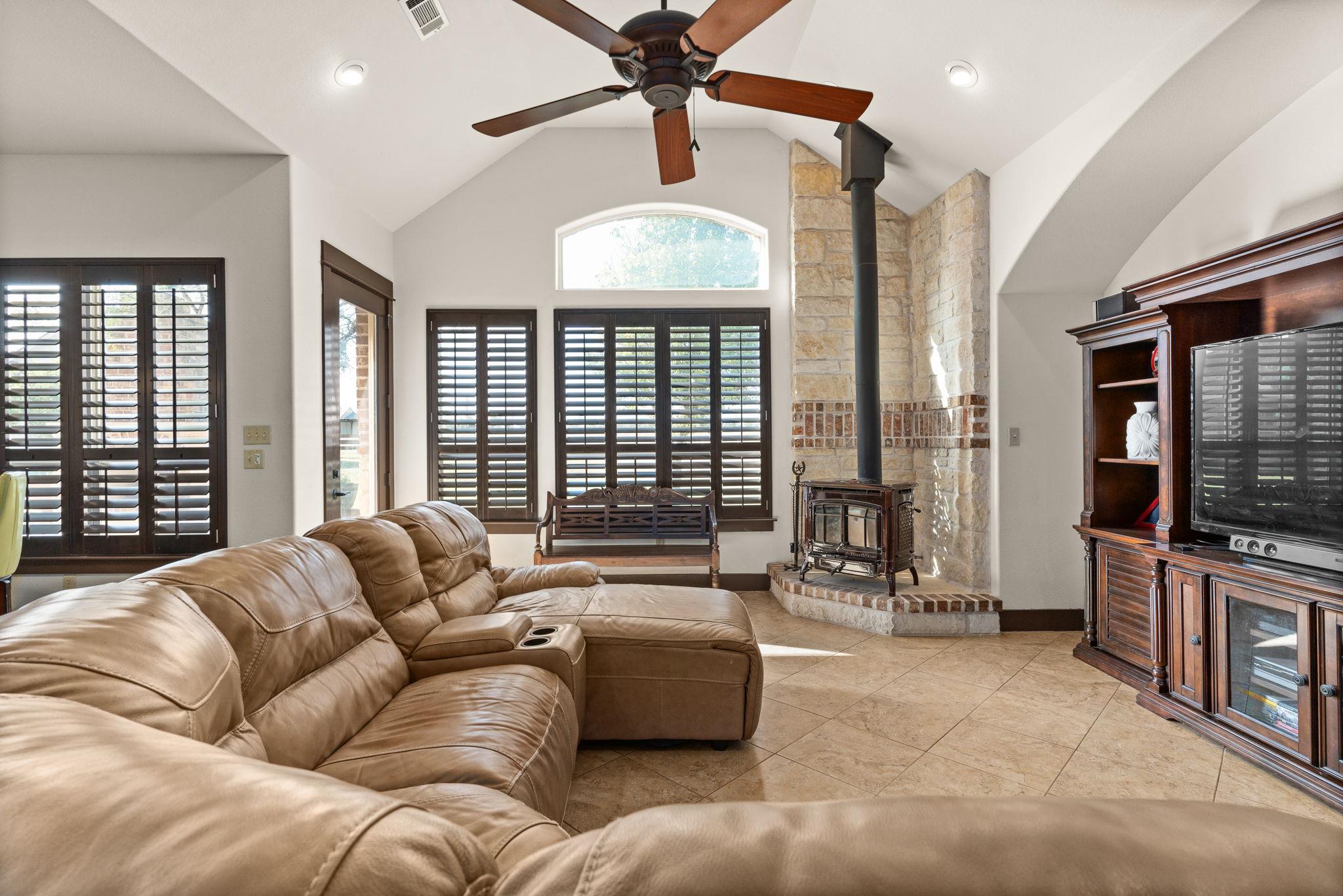 134 Creekside Drive Liberty Hill TX 78642
