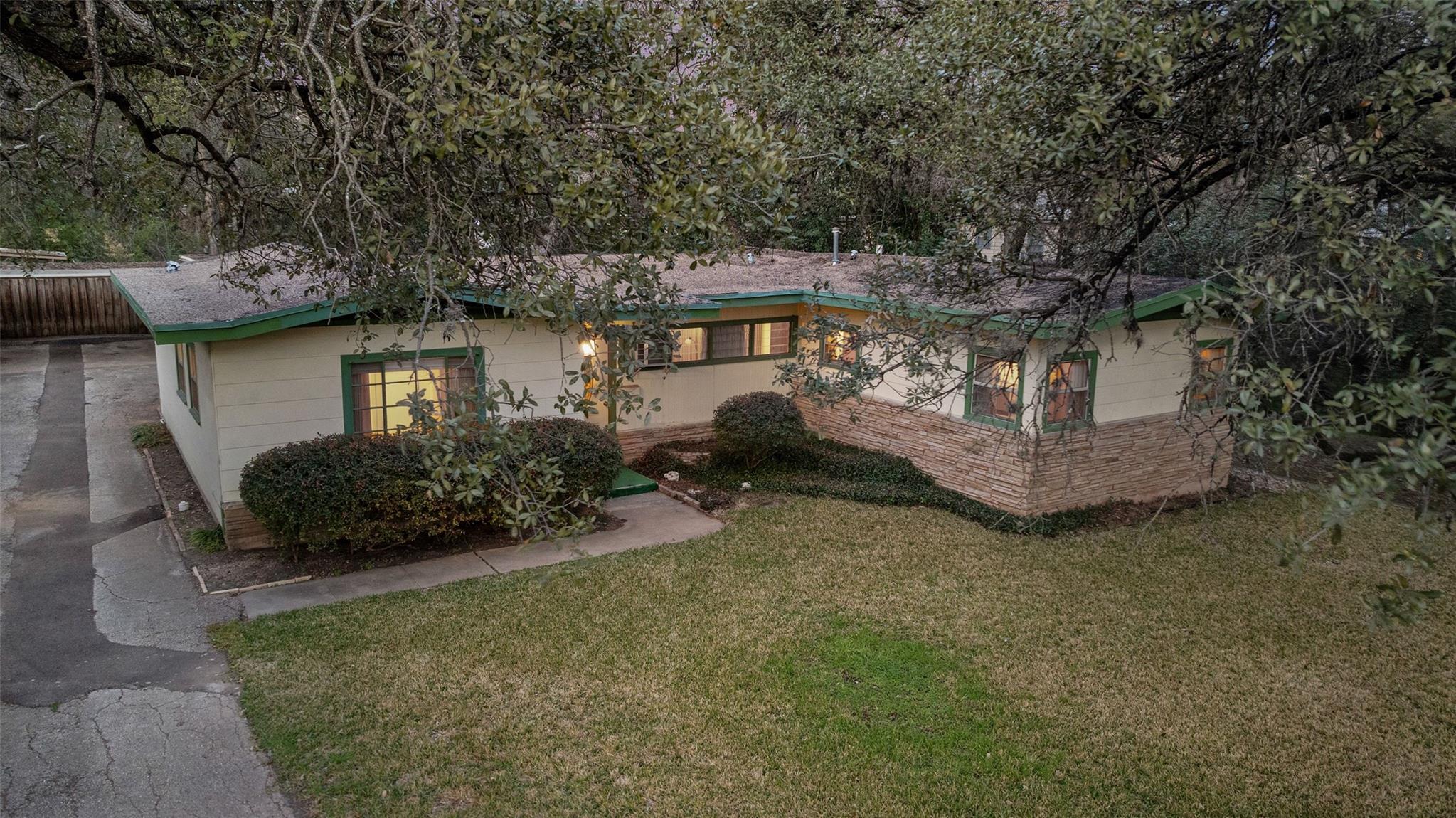 2004 Griswold Lane Austin TX 78703