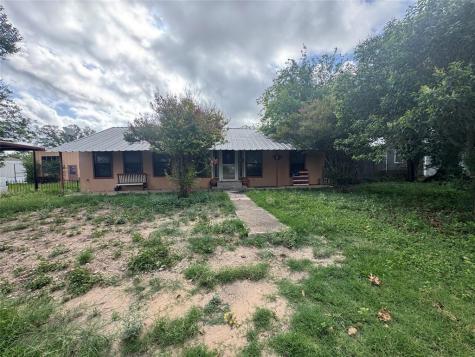 2109 Castro Avenue Hondo TX 78861