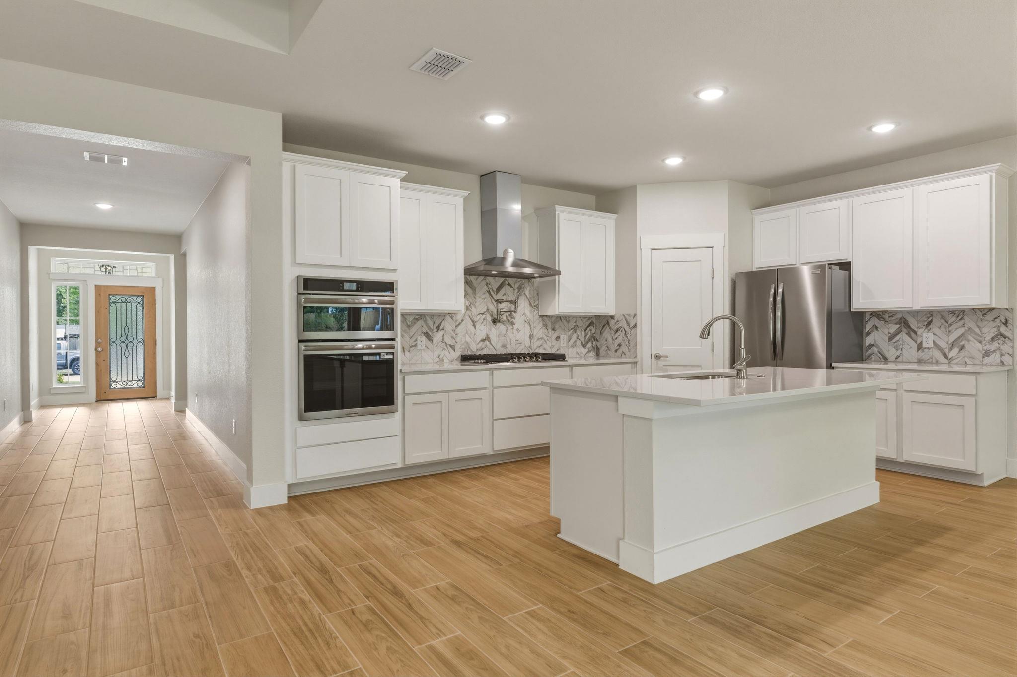 1412 Kent Street Taylor TX 76574