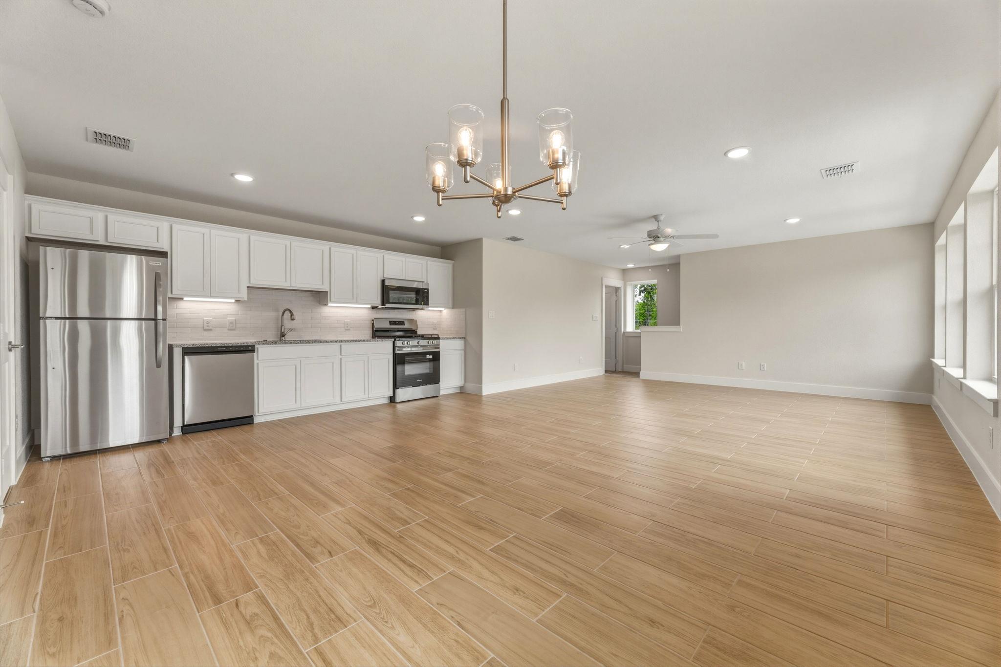 1412 Kent Street Taylor TX 76574