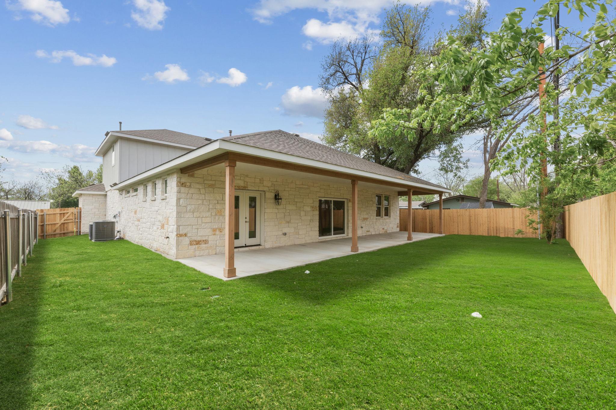 1412 Kent Street Taylor TX 76574