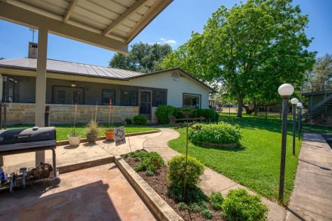 213 Lakeview Sunrise Beach TX 78643