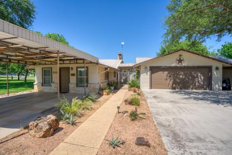 213 Lakeview Sunrise Beach TX 78643