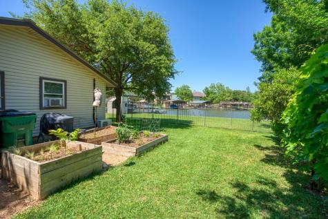 213 Lakeview Sunrise Beach TX 78643