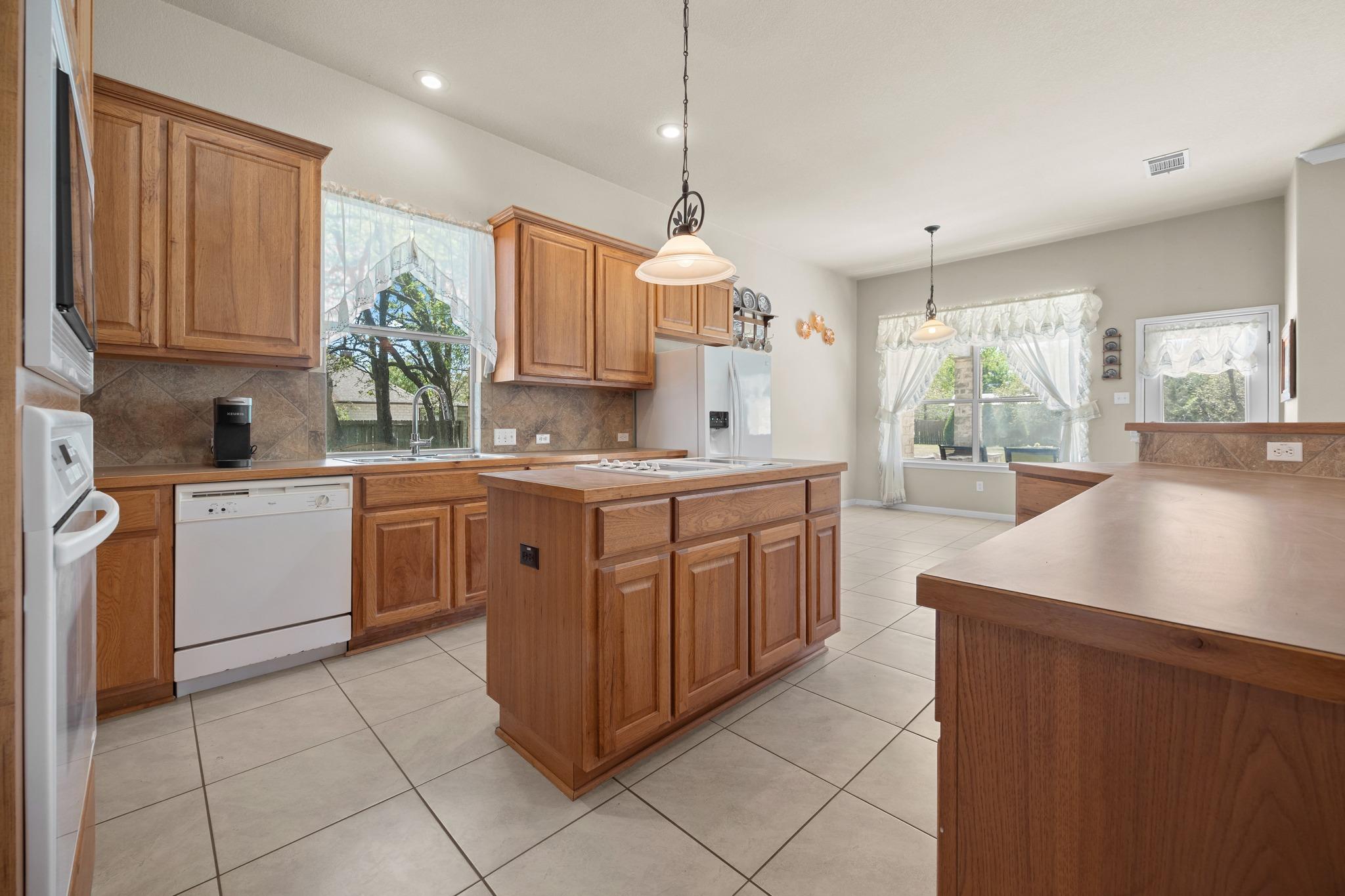 105 Oak Plaza Drive Georgetown TX 78628