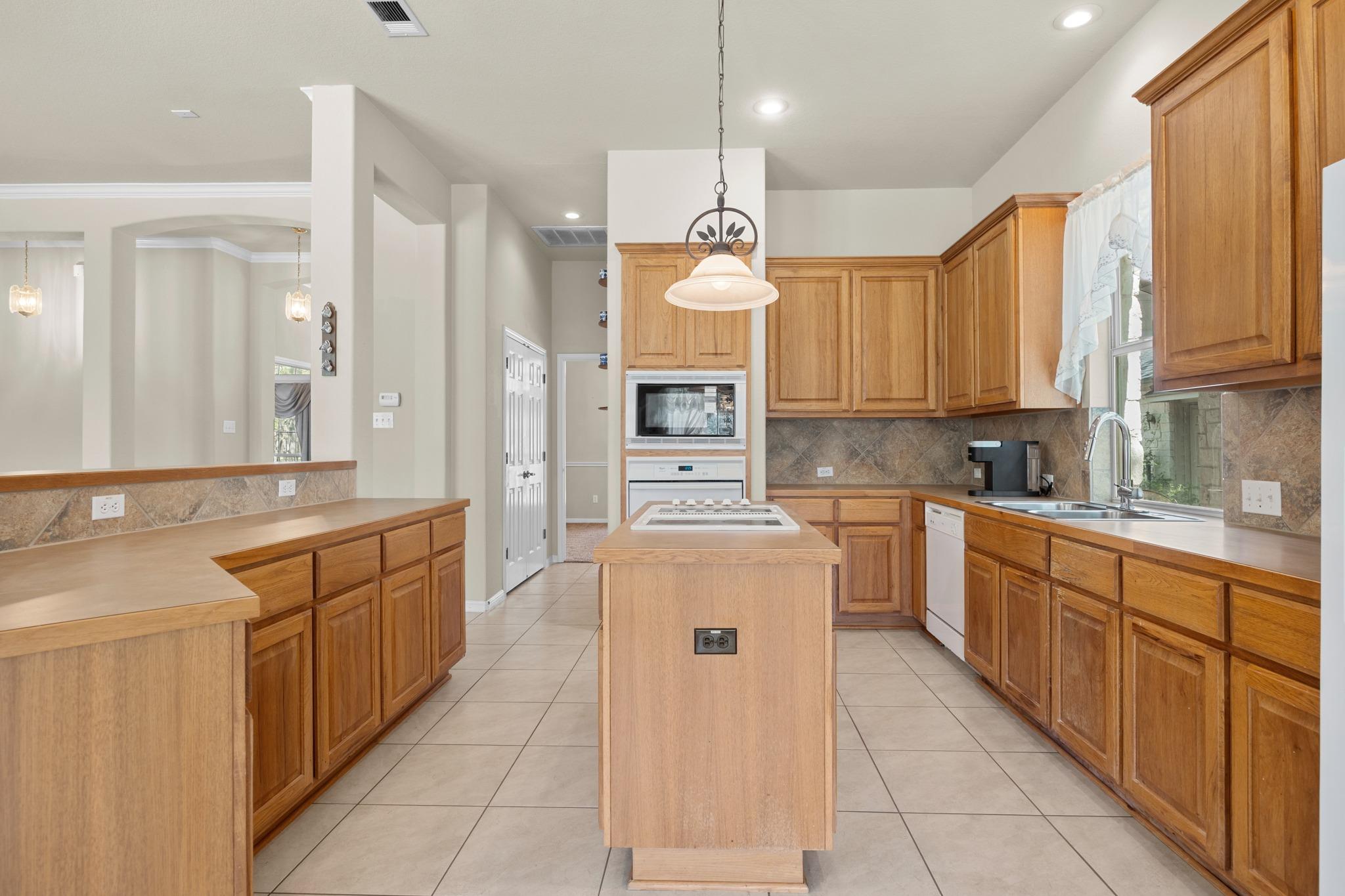 105 Oak Plaza Drive Georgetown TX 78628