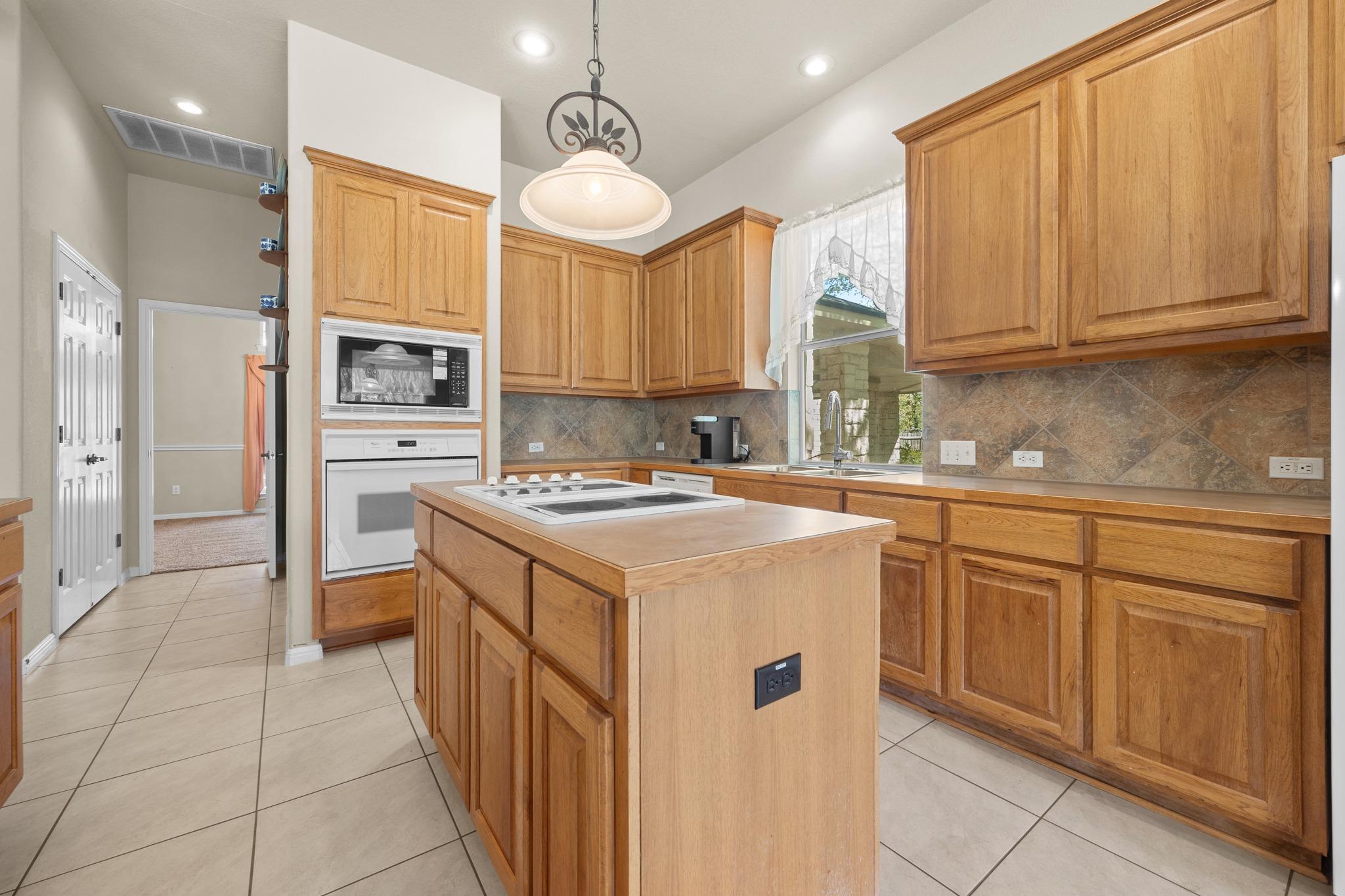 105 Oak Plaza Drive Georgetown TX 78628
