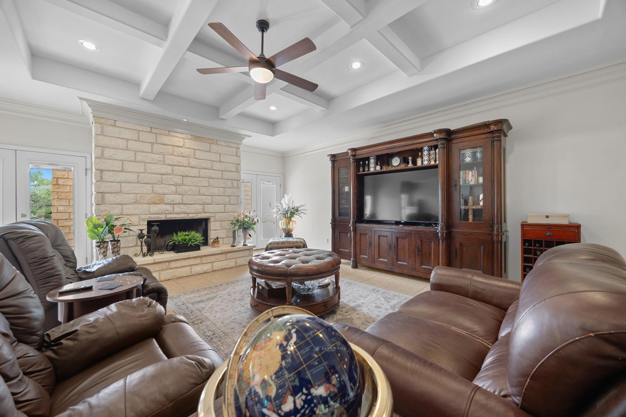 301 Hall Lane Spicewood TX 78669